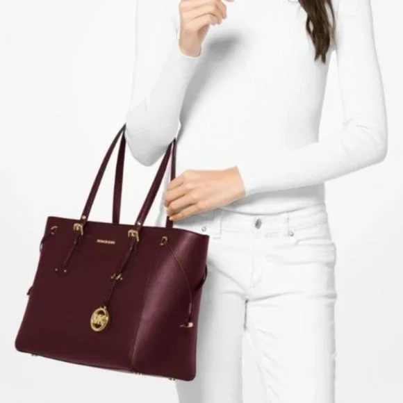 Michael Kors Voyager Medium Crossgrain Tote Bag